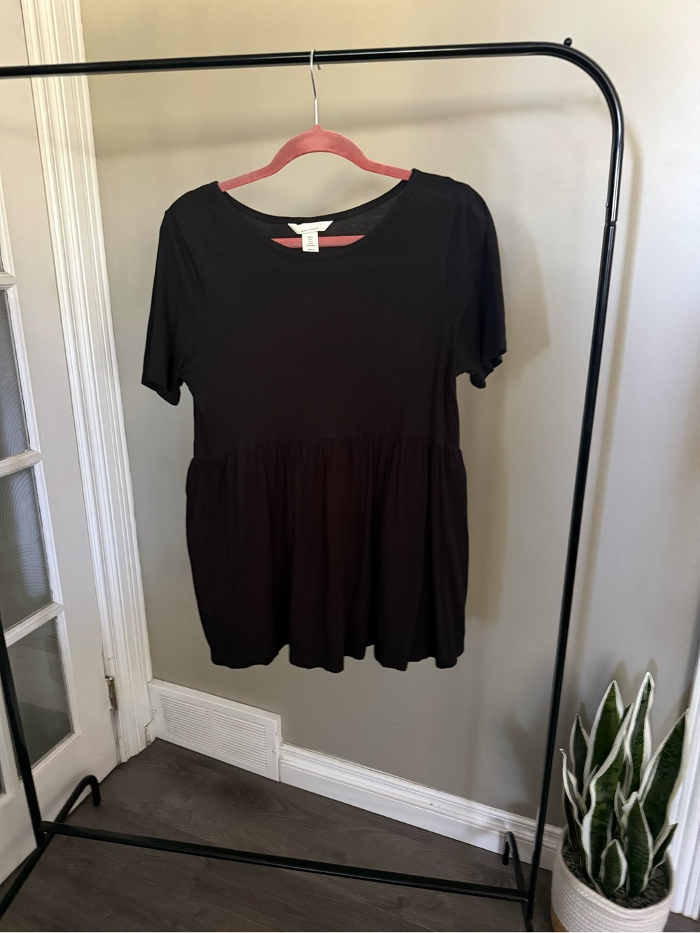 H&M Maternity Peplum Tshirt (M)